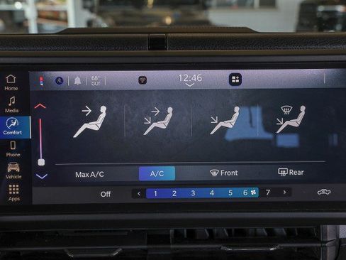Used 2024 Jeep Gladiator Sport AWD/4WD image 15