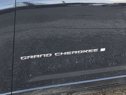 Certified 2023 Jeep Grand Cherokee Overland w/ Luxury Tech Group IV AWD/4WD image 13