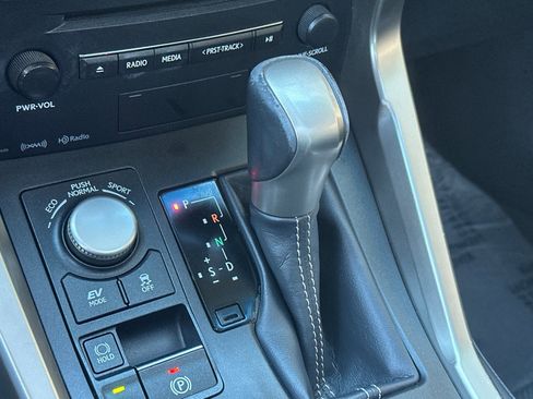 Used 2015 Lexus NX 300h AWD image 22