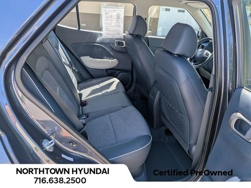 Used 2023 Hyundai Venue Limited FWD image 35