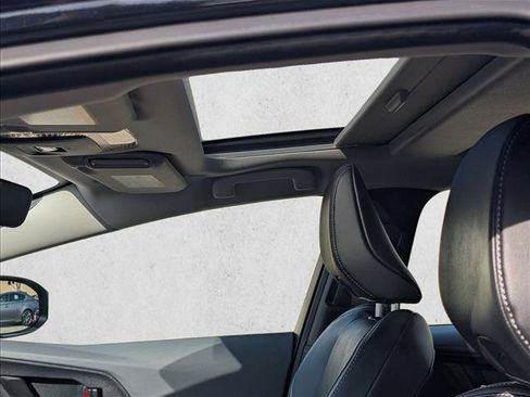 Certified 2025 Toyota Prius XLE FWD image 14