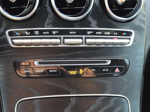 Used 2019 Mercedes-Benz GLC 300 4MATIC Coupe image 20