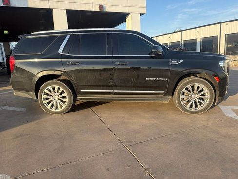 Used 2021 GMC Yukon Denali w/ Denali Ultimate Package AWD/4WD image 2