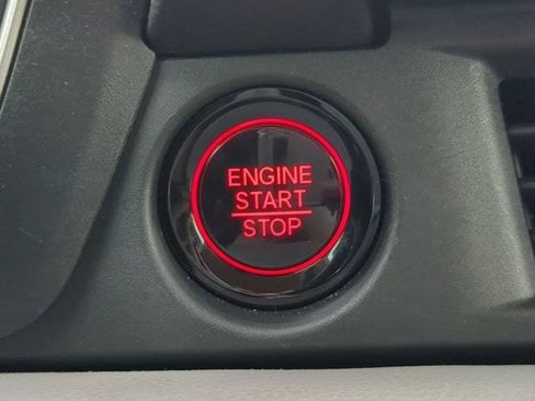 Used 2023 Honda Pilot LX image 25