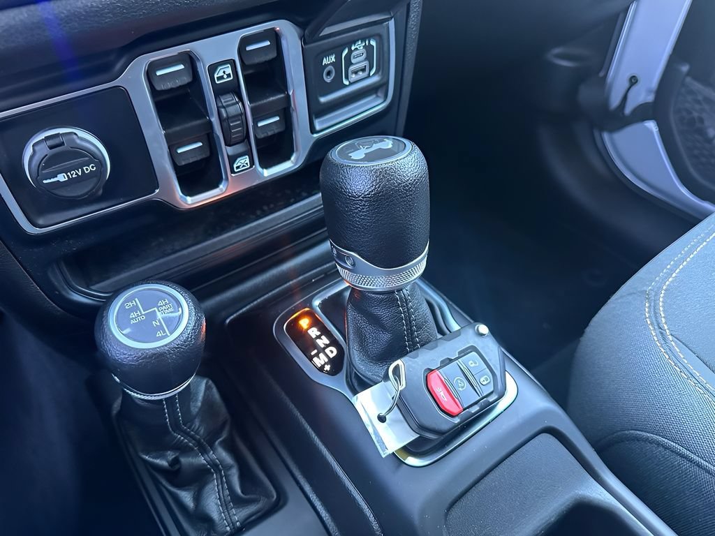 Used 2024 Jeep Wrangler Unlimited w/ Convenience Group AWD/4WD image 17