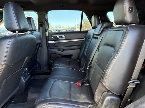 Used 2019 Ford Explorer Limited image 10