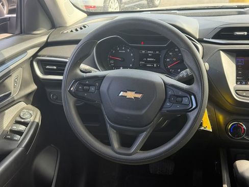Used 2023 Chevrolet TrailBlazer LS image 12