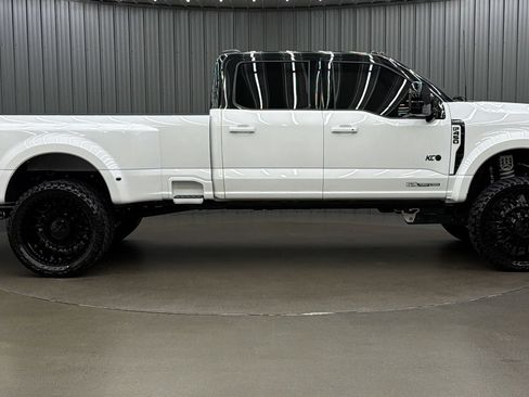 Used 2026 Ford F450 Platinum w/ FX4 Off-Road Package AWD/4WD image 6