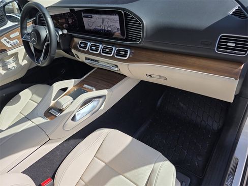 Used 2025 Mercedes-Benz GLS 450 4MATIC image 37