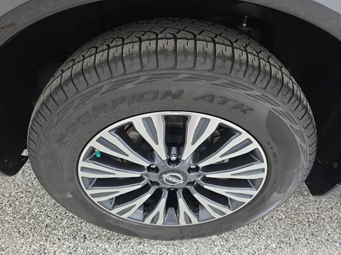 Used 2023 Nissan Armada SL w/ Midnight Edition Package image 12