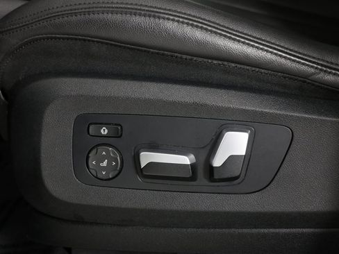 Used 2022 BMW X5 xDrive45e w/ Climate Comfort Package image 25