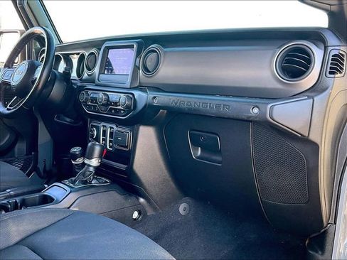 Used 2021 Jeep Wrangler Sport AWD/4WD image 14