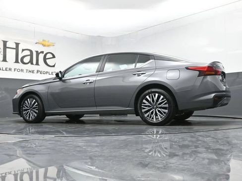 Used 2025 Nissan Altima 2.5 SV AWD/4WD image 70