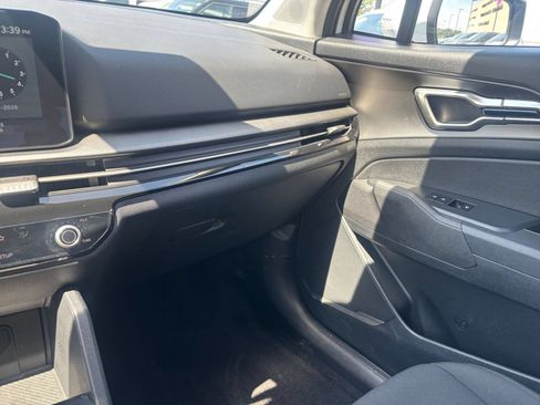 Used 2026 Kia Sportage LX FWD image 35