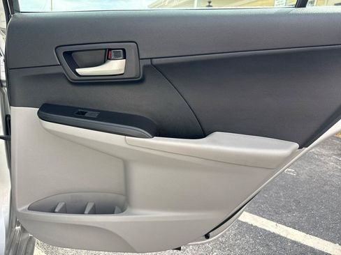 Used 2013 Toyota Camry LE FWD image 19