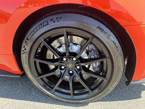 Used 2016 Ford Mustang Shelby GT350 w/ Technology Package RWD image 10