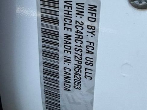 Used 2023 Chrysler Pacifica Limited FWD image 49