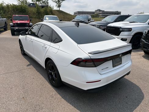 Used 2025 Honda Accord SE image 7