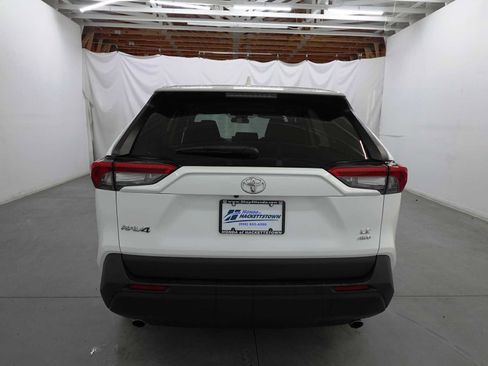 Used 2023 Toyota RAV4 LE AWD/4WD image 6