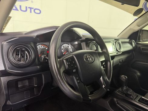 Used 2016 Toyota Tacoma SR image 18