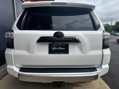 Used 2020 Toyota 4Runner TRD Off-Road Premium w/ Moonroof Package AWD/4WD image 10
