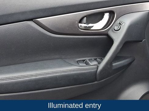 Used 2015 Nissan Rogue SV image 20