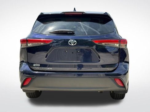 Used 2020 Toyota Highlander L AWD/4WD image 4
