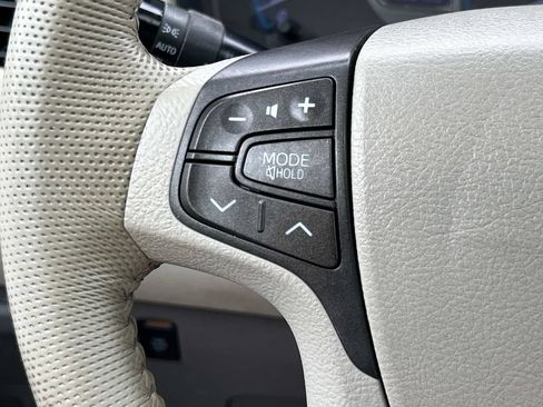 Used 2012 Toyota Sienna XLE FWD image 28