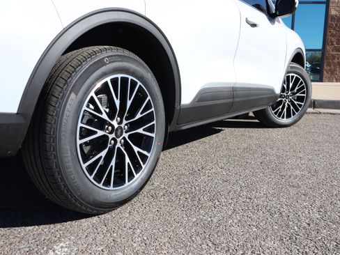 New 2026 Ford Escape SE image 11