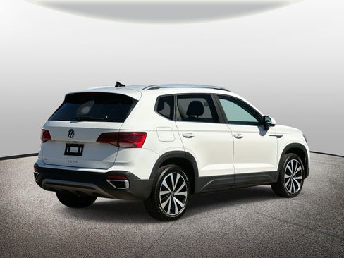 Used 2022 Volkswagen Taos SE image 5