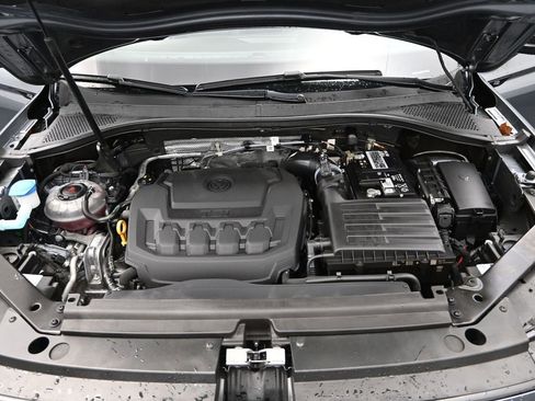 Used 2022 Volkswagen Tiguan SE R-Line image 14