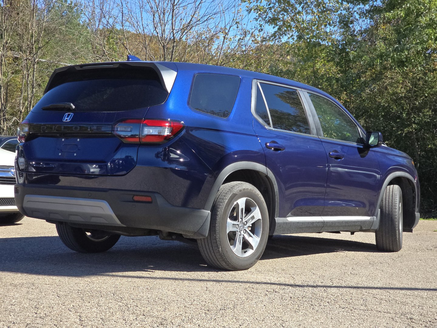 Used 2025 Honda Pilot EX-L image 16