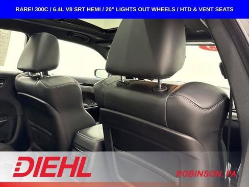 Certified 2023 Chrysler 300 C RWD image 13