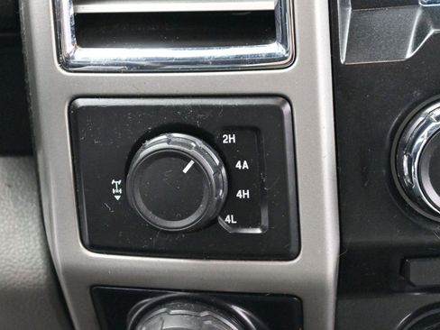 Used 2016 Ford F150 Lariat w/ Trailer Tow Package image 23