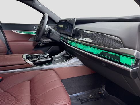 Used 2026 BMW 740i w/ Premium Package image 30
