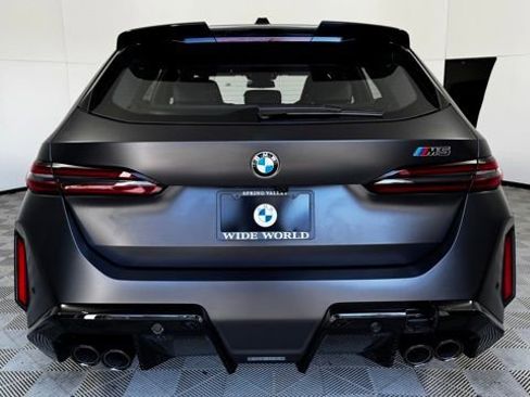 New 2026 BMW M5 Touring image 6