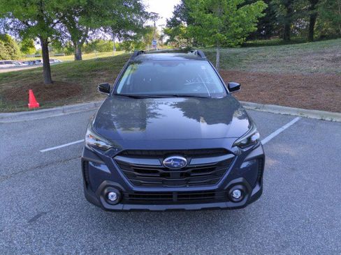 Used 2025 Subaru Outback Premium w/ Popular Package #1A image 2