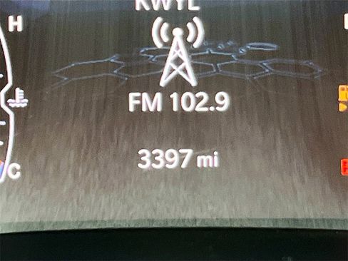 Used 2025 Jeep Compass Latitude w/ Altitude Special Edition image 12