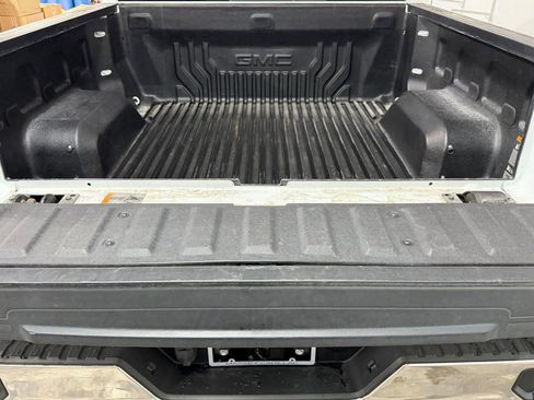 Used 2021 GMC Sierra 1500 SLT w/ SLT Premium Package AWD/4WD image 22