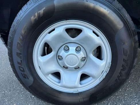 Used 2023 Toyota Tacoma SR RWD image 28