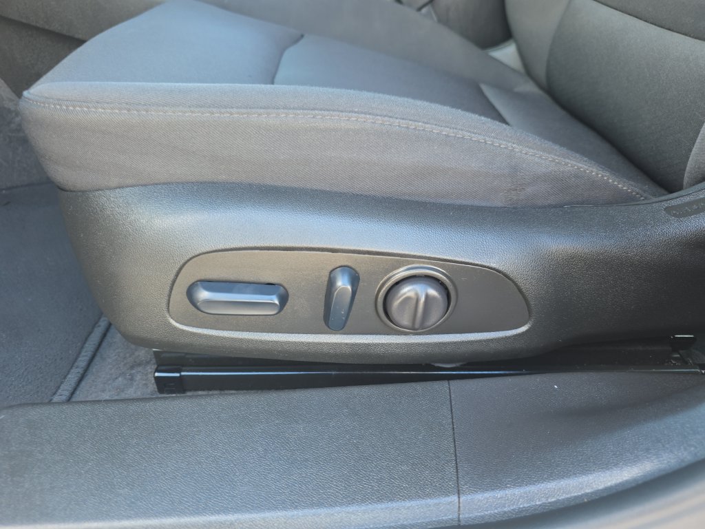 Used 2025 Chevrolet Malibu LT FWD image 12