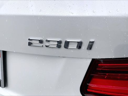 Used 2018 BMW 230i Convertible image 9