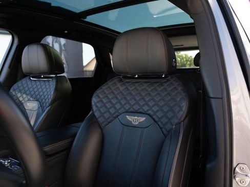 Used 2021 Bentley Bentayga Speed AWD/4WD image 16