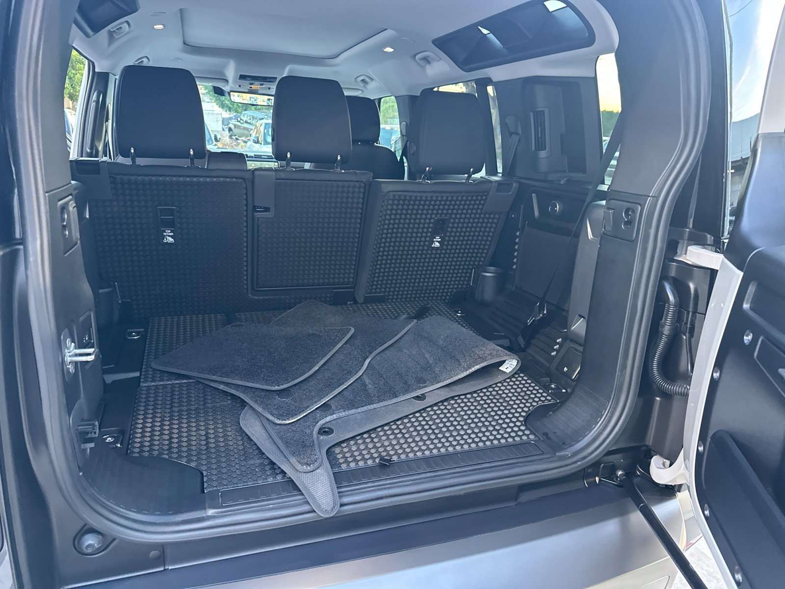 Certified 2026 Land Rover Defender 110 S AWD/4WD image 19