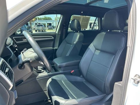 Used 2021 Volkswagen Atlas Cross Sport SEL R-Line FWD image 22