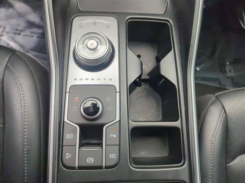 Used 2025 Kia Sorento EX AWD/4WD image 14