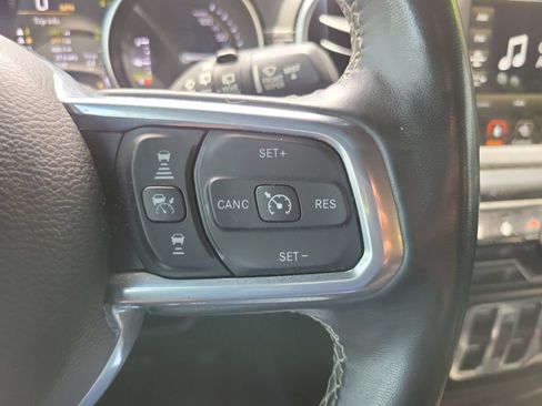 Used 2021 Jeep Wrangler Unlimited Sahara w/ Cold Weather Group AWD/4WD image 21