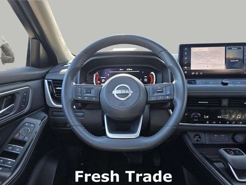 Used 2024 Nissan Rogue Platinum image 13