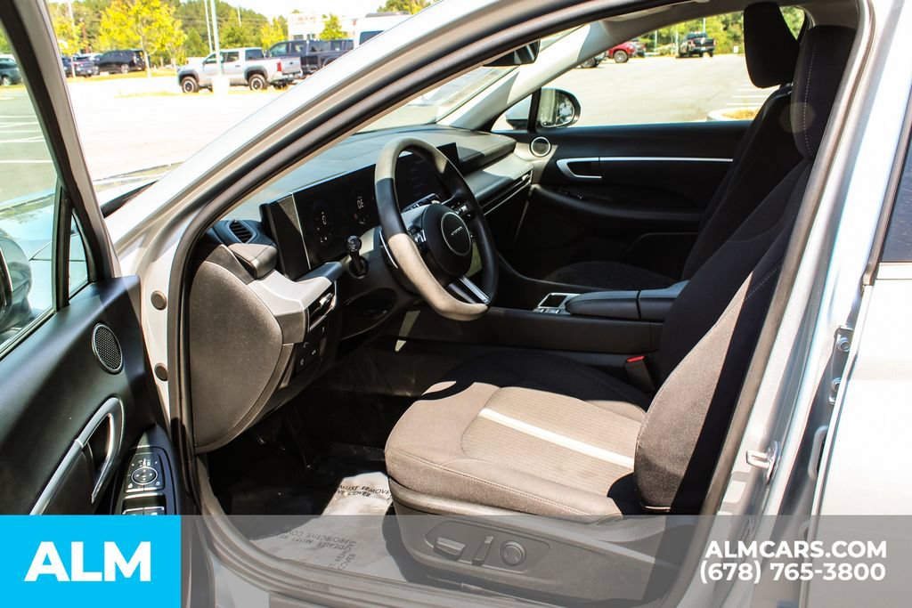 Used 2025 Hyundai Sonata SEL FWD image 16