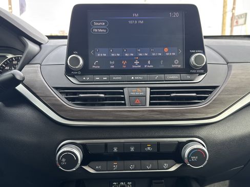 Used 2024 Nissan Altima 2.5 SV image 20